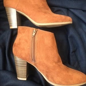**SOLD**  BNWT Size 6 Cognac Suede Booties
